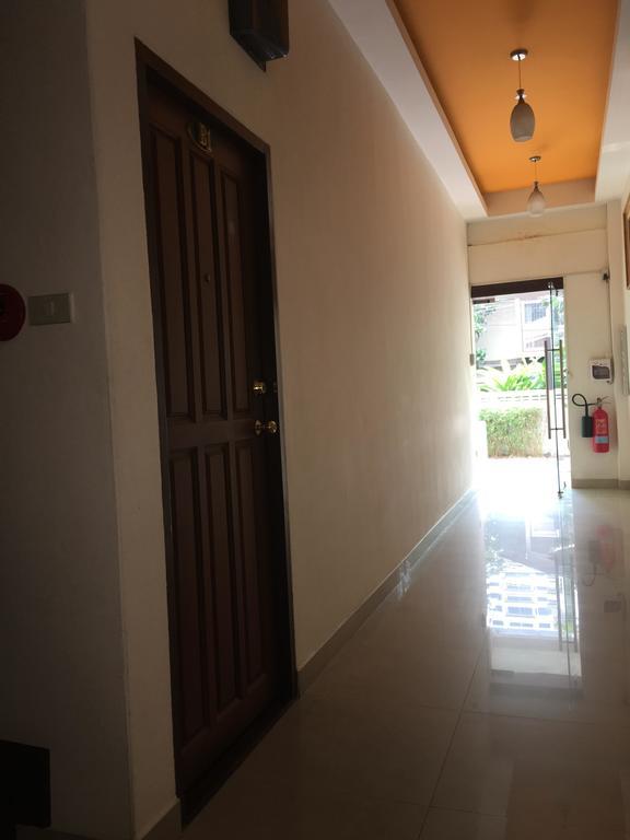 Eight Ville Bangkok Exterior foto